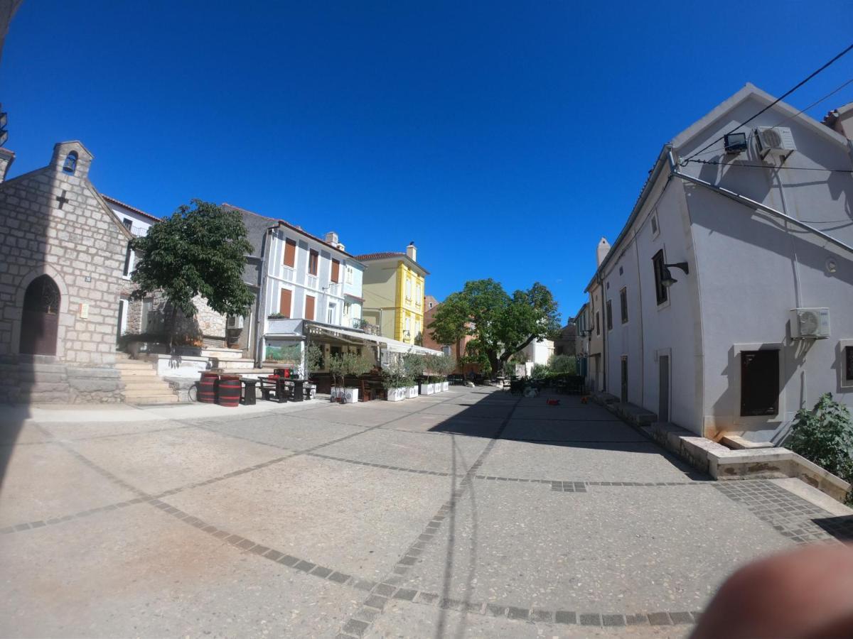 Apartmani Majetic Omisalj Exterior photo