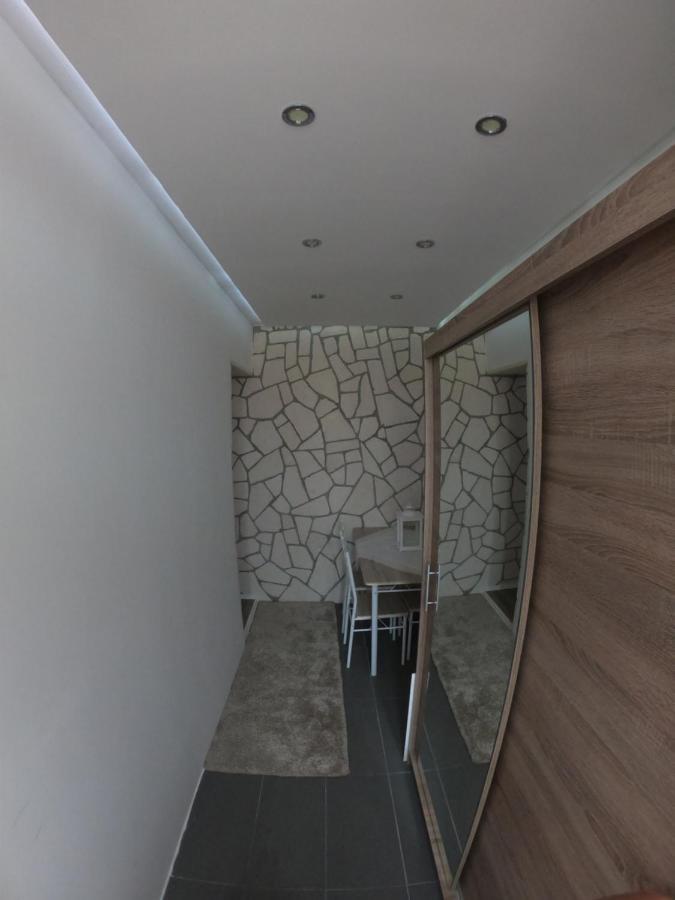 Apartmani Majetic Omisalj Exterior photo