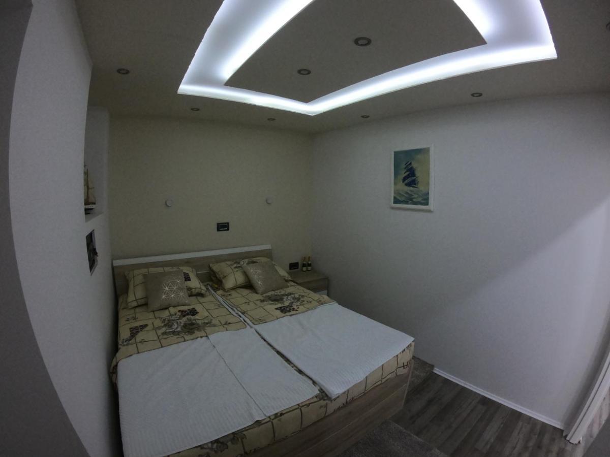 Apartmani Majetic Omisalj Exterior photo